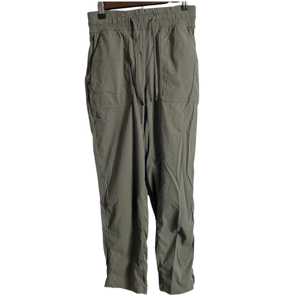 Lululemon Beyond the Studio Crop Size 4